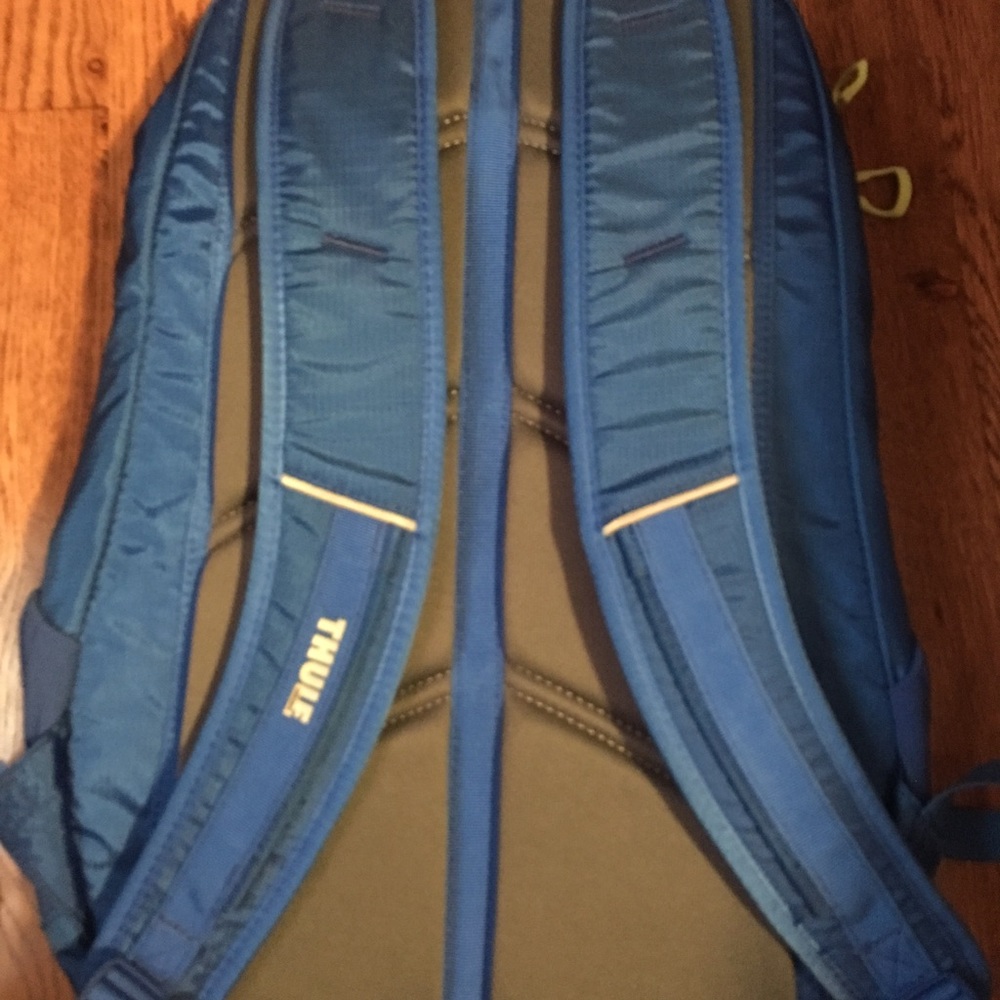 Thule backpack - Picture 3 of 4